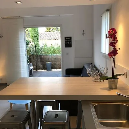 Beautiful House Between Sea And Forest - Pool & Garden Vakantiehuis